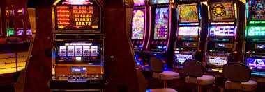 Filipino players enjoying ss7777 live casino on mobile devices